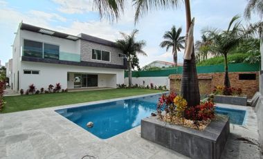 CASA EN VENTA EN FRACCIONAMIENTO LOMAS DE COCOYOC, MORELOS