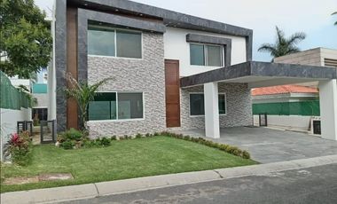CASA EN VENTA EN FRACCIONAMIENTO LOMAS DE COCOYOC, MORELOS