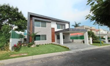 CASA EN VENTA EN FRACCIONAMIENTO LOMAS DE COCOYOC, MORELOS