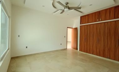 CASA EN VENTA EN FRACCIONAMIENTO LOMAS DE COCOYOC, MORELOS