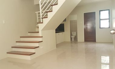Townhouse Unit with 3 Bedrooms and 1 Car Garage in North Fairview Quezon, City PH2682