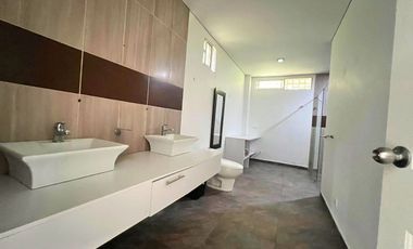 FINCA EN VENTA, MARINILLA VIA EL PEÑOL ANTIOQUIA.