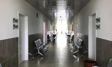 Ibarra - Hermoso consultorio en arriendo en Hospital de Clínicas Metropolitana