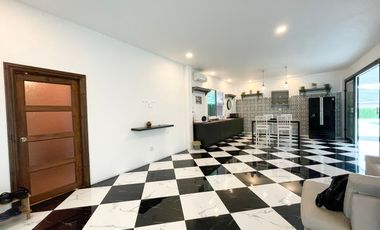 Good deal pool villa 500 meters from Hat Thung Wua Laen Beach Chumphon With very nice decoration fully furnished ready to move in and quiet Easy for t