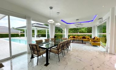 Good deal pool villa 500 meters from Hat Thung Wua Laen Beach Chumphon With very nice decoration fully furnished ready to move in and quiet Easy for t