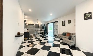 Good deal pool villa 500 meters from Hat Thung Wua Laen Beach Chumphon With very nice decoration fully furnished ready to move in and quiet Easy for t