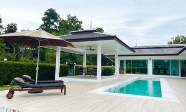 Good deal pool villa 500 meters from Hat Thung Wua Laen Beach Chumphon With very nice decoration fully furnished ready to move in and quiet Easy for t