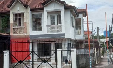 House and lot For sale with 3 Bedroom and 3 Car garage in Marikina PH2785