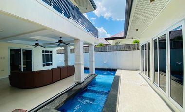 THIS SEMI-FURNISHED HOUSE WITH PRIVATE POOL IS FOR RENT!