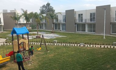 Venta de casa con alberca a un lado de la universidad de Yecapixtla