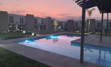 Venta de casa con alberca a un lado de la universidad de Yecapixtla