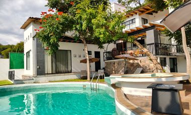 Hermosa Casa DALIA II en Renta con Alberca y Jacuzzi climatizada y vistas panorámicas en Fracc Rancho San Diego en Ixtapan de la Sal EDOMEX