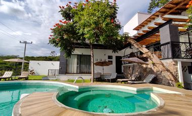 Hermosa Casa DALIA II en Renta con Alberca y Jacuzzi climatizada y vistas panorámicas en Fracc Rancho San Diego en Ixtapan de la Sal EDOMEX