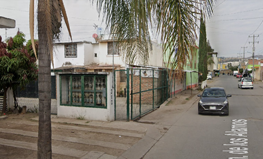 CASA EN RESIDENCIAL LA AZUCENA, EL SALTO CASA EN REMATE! -FQ