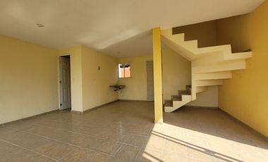 CASA CON ALBERCA. COCOYOC. 4 RECÁMARAS