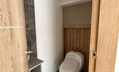 CASA EN EL ECU 911