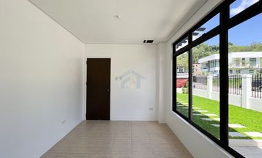 5-Bedroom Golf View Residence in Sun Valley Antipolo • Fretrato ID: FM200