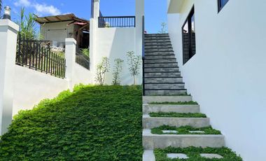 5-Bedroom Golf View Residence in Sun Valley Antipolo • Fretrato ID: FM200