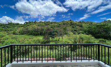 5-Bedroom Golf View Residence in Sun Valley Antipolo • Fretrato ID: FM200