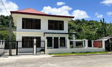 5-Bedroom Golf View Residence in Sun Valley Antipolo • Fretrato ID: FM200