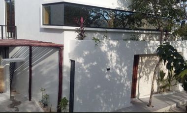 Casa con alberca en residencial privado en Tulum, en venta.