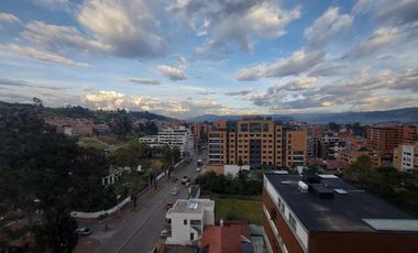 Departamento de venta en Cuenca Av Ordoñez lazo. Vista a la ciudad y a las montañas