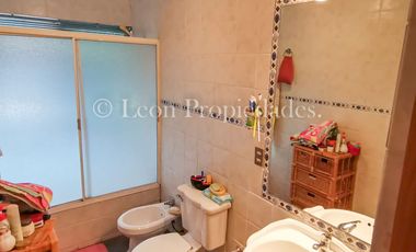 Se vende Parcela con casa en sector Miraflores, Curacavi.