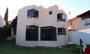 Casa en Venta en Guadalupe, en Privada Lomas de Bernardez