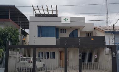 PROPIEDAD COMERCIAL EN VENTA EN AVENIDA AMERICA DE PORTOVIEJO