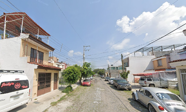 CASA EN CUIDAD GUZMAN CENTRO, ZAPOTLAN EL GRANDE EN REMATE! -FQ