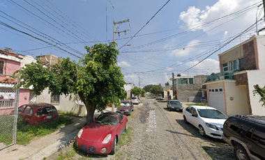 CASA EN CUIDAD GUZMAN CENTRO, ZAPOTLAN EL GRANDE EN REMATE! -FQ