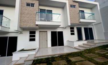 SE VENDE CASA DE DOS PISOS, BARRIO CIUDAD JARDÍN, SINCELEJO