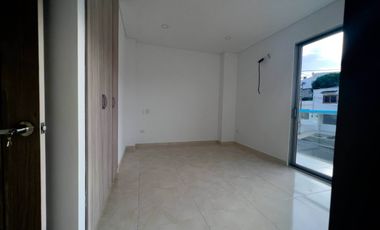 SE VENDE CASA DE DOS PISOS, BARRIO CIUDAD JARDÍN, SINCELEJO