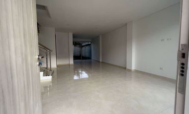 SE VENDE CASA DE DOS PISOS, BARRIO CIUDAD JARDÍN, SINCELEJO
