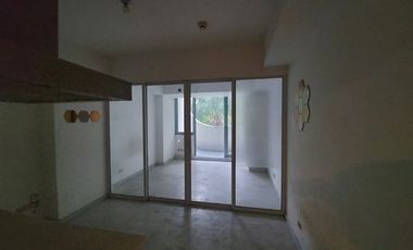 2 units for sale with parking in azure urban resort residences Santorini building