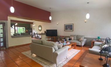 VENDO HERMOSA RESIDENCIA CON 3 HABITACIONES EN PLANTA BAJA, EN LAS FINCAS JIUTEPEC, MORELOS