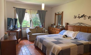 VENDO HERMOSA RESIDENCIA CON 3 HABITACIONES EN PLANTA BAJA, EN LAS FINCAS JIUTEPEC, MORELOS