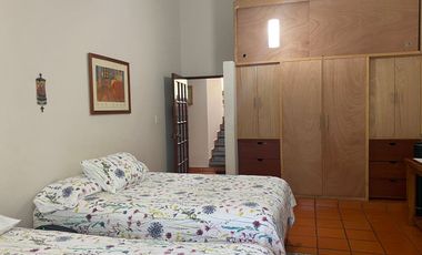 VENDO HERMOSA RESIDENCIA CON 3 HABITACIONES EN PLANTA BAJA, EN LAS FINCAS JIUTEPEC, MORELOS