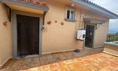 VENDO HERMOSA RESIDENCIA CON 3 HABITACIONES EN PLANTA BAJA, EN LAS FINCAS JIUTEPEC, MORELOS