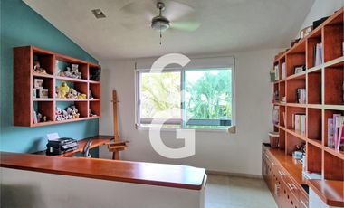 Casa en Venta en Cancun en Residencial Villa Magna con Alberca y Jardín