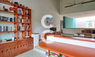 Casa en Venta en Cancun en Residencial Villa Magna con Alberca y Jardín