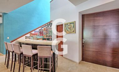 Casa en Venta en Cancun en Residencial Villa Magna con Alberca y Jardín