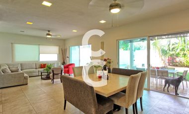 Casa en Venta en Cancun en Residencial Villa Magna con Alberca y Jardín
