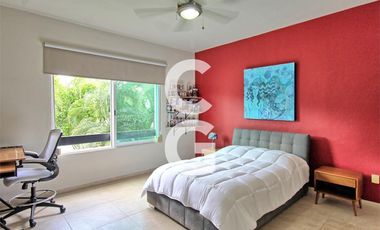 Casa en Venta en Cancun en Residencial Villa Magna con Alberca y Jardín