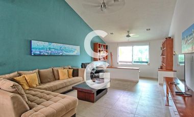 Casa en Venta en Cancun en Residencial Villa Magna con Alberca y Jardín