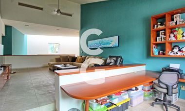 Casa en Venta en Cancun en Residencial Villa Magna con Alberca y Jardín