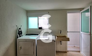 Casa en Venta en Cancun en Residencial Villa Magna con Alberca y Jardín
