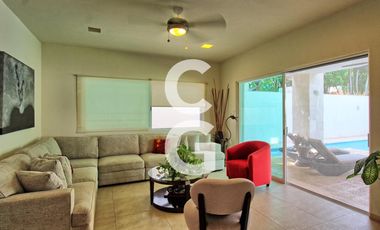 Casa en Venta en Cancun en Residencial Villa Magna con Alberca y Jardín