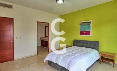 Casa en Venta en Cancun en Residencial Villa Magna con Alberca y Jardín