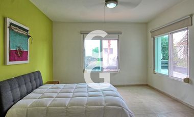 Casa en Venta en Cancun en Residencial Villa Magna con Alberca y Jardín